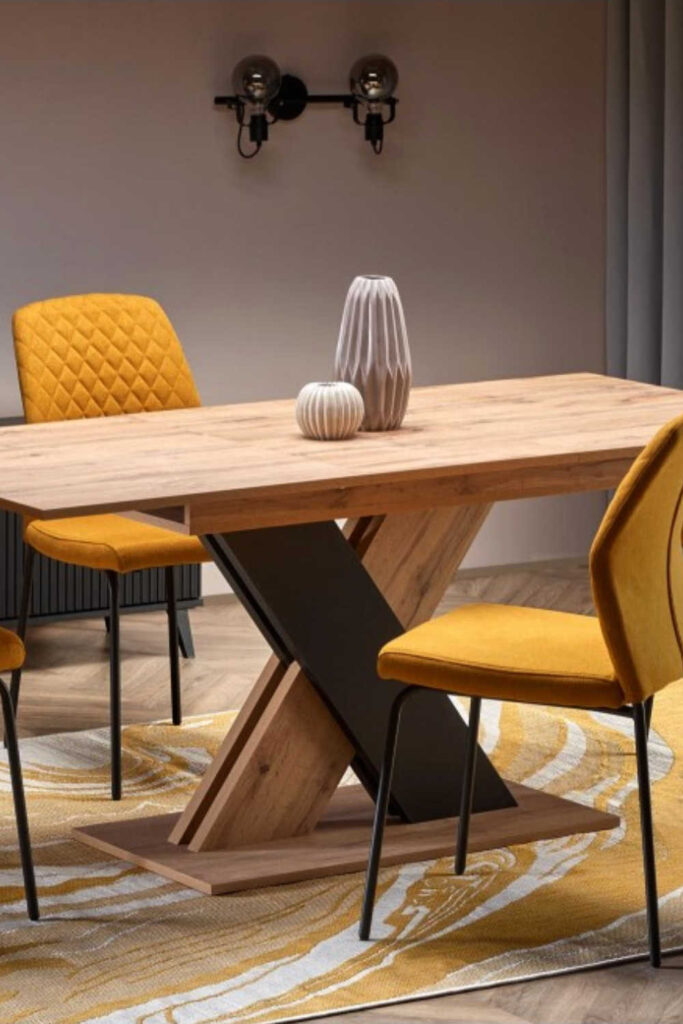 Разтегателна маса в черно